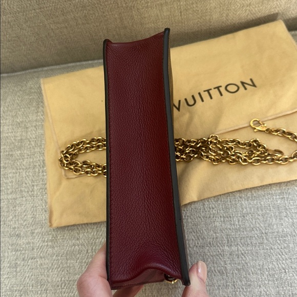 Louis Vuitton Vavin WOC. DE Burgandy - Picture 4 of 9